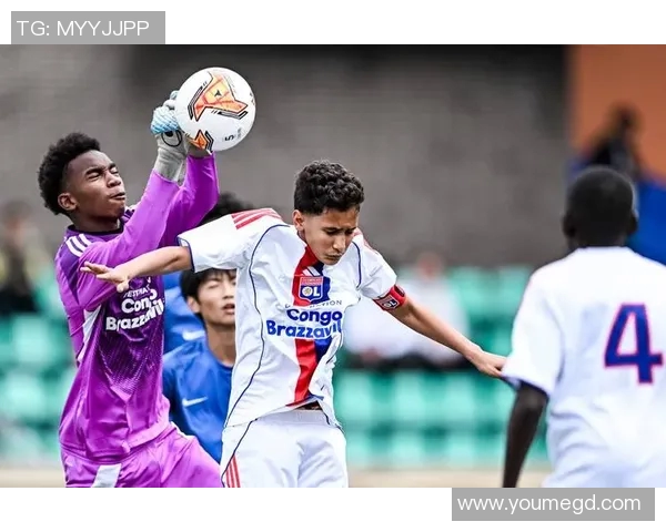 超强足球明星阵容汇聚全球顶尖球员展现无与伦比的竞技魅力与团队精神